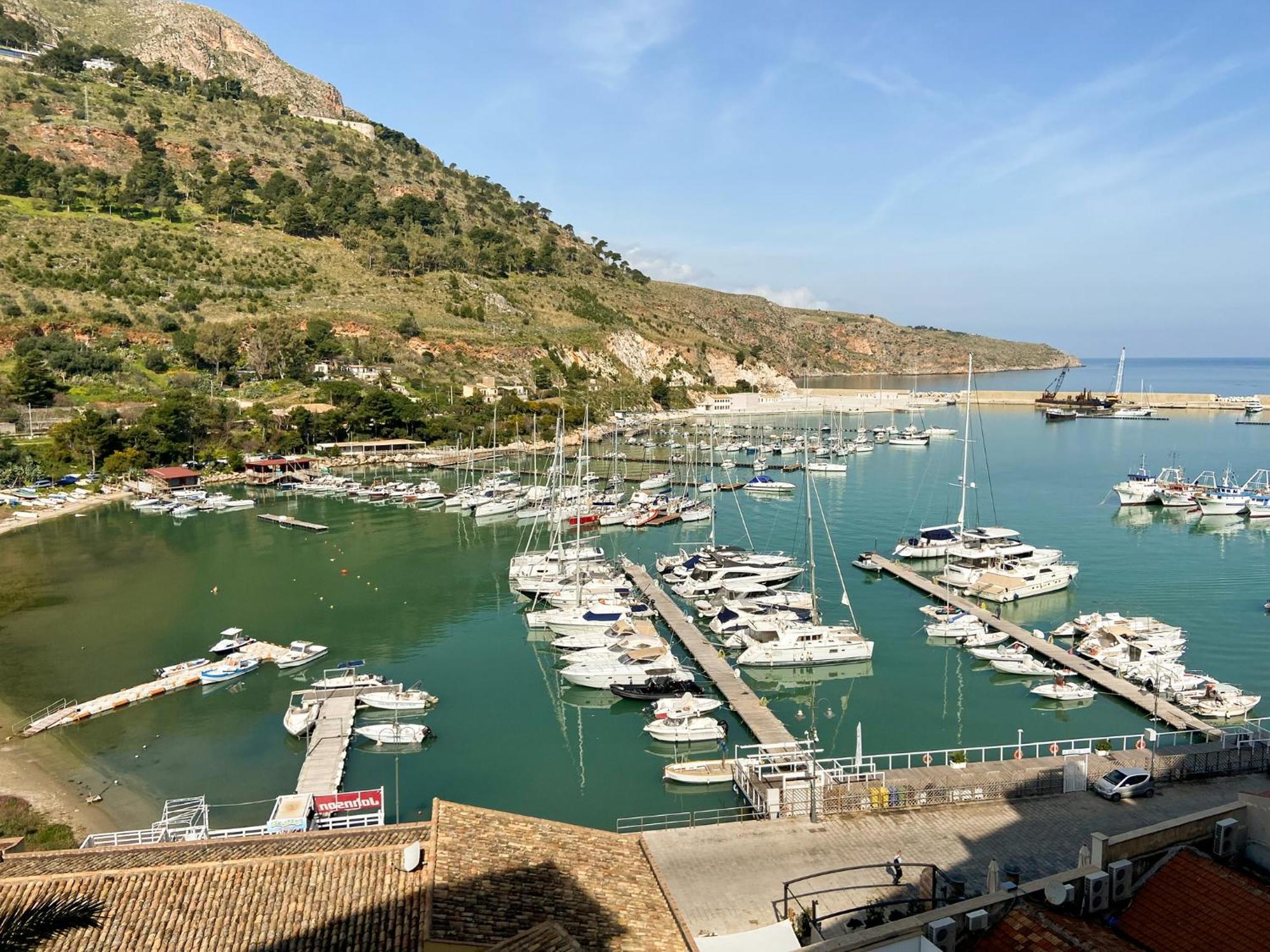 Nelle Antiche Mura Castellammare del Golfo Oda fotoğraf